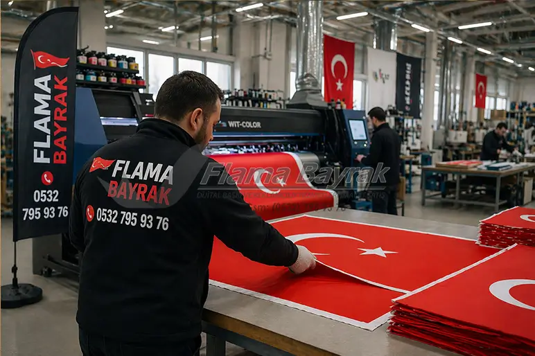 %name Bayramlarda Kağıt Bayraksız Kimse Kalmasın