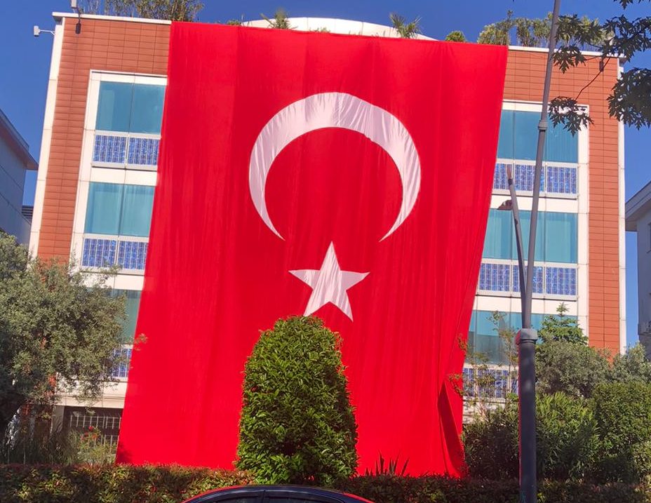 turk bayragi satisi e1754043098614 Tüm Flama ve Bayrak Çeşitleri İmalatı ve Satışı