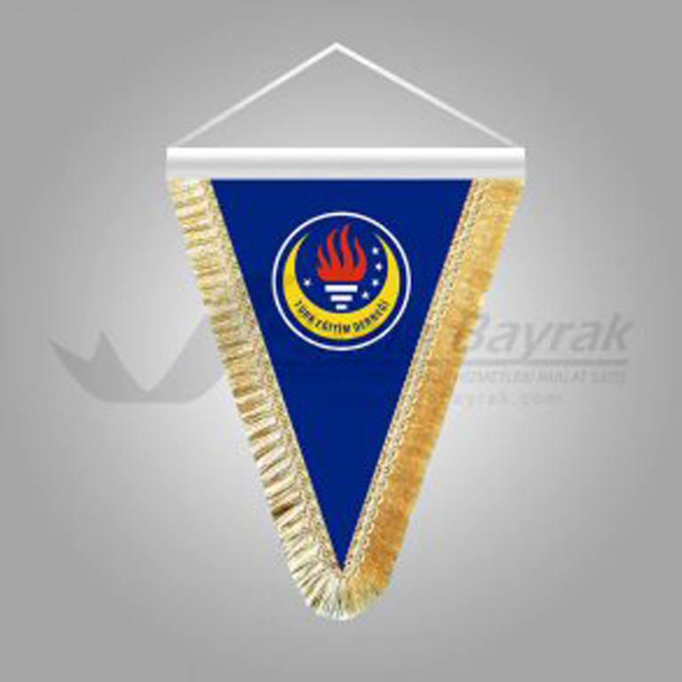 TED Üçgen Takdim Flaması