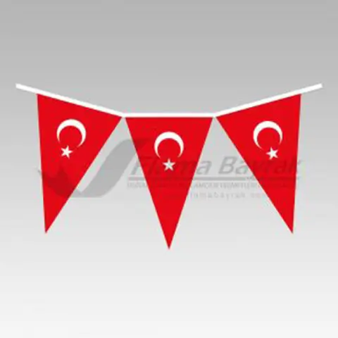 İpe Dizili Üçgen Türk Bayrağı