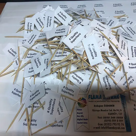 Kürdan Bayrak Süperhero