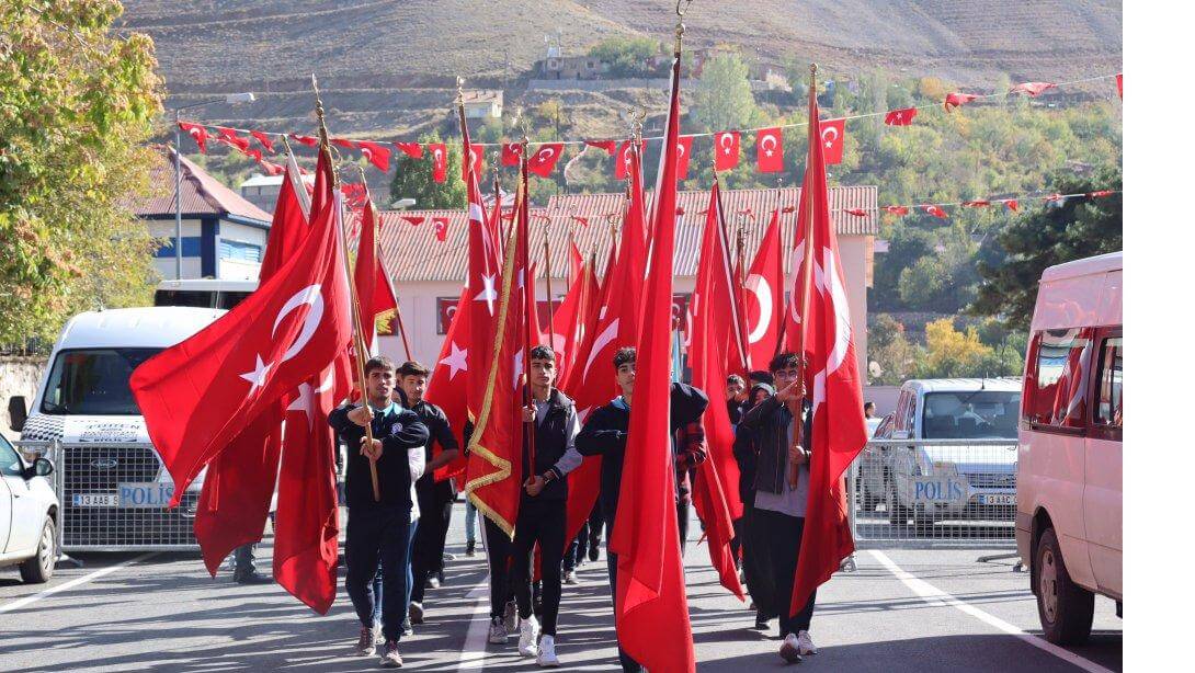 Büyük ölçü Türk Bayrağı sopali toren turk bayragi uretimi Büyük ölçü Türk Bayrağı